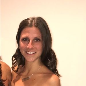 Meet your Posher, Apryl